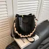 Bolsas Populares Mais Vendidas Deste Ano para Mulheres, Novas Bolsas Transversais Tecidas Retrô Primavera e Verão 2026, Bolsas de Ombro Tipo Balde para o Dia a Dia