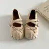 Sapatos Birkenstock de sola grossa estilo francês para mulheres, novo modelo de outono 2026, que aumentam a altura, adequados para saias, com sola macia, versáteis, sapatos Mary Jane retrô