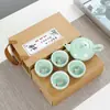 Bule em Forma de Peixe Celadon e Conjunto de Chá com Seis Xícaras para Uso Doméstico, Simples e Portátil, Adequado como Presente ou Lembrança de Evento, Pode Ser Personalizado com Logotipo