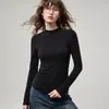 Camiseta térmica de veludo com gola média e mangas compridas, estilo para o dia a dia, para mulheres, novo modelo outono e inverno 2026, camada interna quente que pode ser usada como peça externa