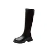 Novas botas femininas de outono e inverno acima do joelho com solas grossas, bico redondo, fivela dourada pequena, corte reto tipo bota de equitação, botas de cano alto emagrecedoras e versáteis