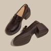 Sapatos de Couro de Sola Grossa Estilo Britânico Mocassins de Salto Alto Grosso Femininos 2025 Primavera Novo Outono Flor Sapatos Preguiçosos de Salto Alto