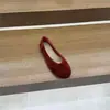 Sapatos Mary Jane de Camurça Vintage 2026 Primavera e Outono Novos Mocassins Planos Slip-On Rasteirinhas Redondas Baixas