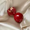 Brincos Esmaltados Vermelhos Estilo Retro Hong Kong para Mulheres, Brincos Elegantes de Luxo Leve para Outono e Inverno, Design Exclusivo Brincos de Ano Novo