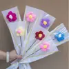 Regalos para Maestros para el Día de San Valentín y la Temporada de Regreso a Clases, Producto Terminado Individual para el Día del Maestro, Flor Tejida a Mano, Ramo de Flores Rojas Hecho a Mano con Ganchillo