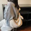 Bolsa de Dumpling Listrada de Moda de Nicho Estilo Coreano para Mulheres, Grande Capacidade, Bolsa Casual para o Dia a Dia, Bolsa de Ombro Transversal para Estudantes