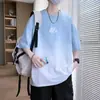 Camiseta de manga corta con color degradado para hombre, nuevo estilo de verano, camiseta de manga corta para adolescentes y estudiantes, top moderno de cuello redondo en verde