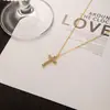 Colar Cruzado Transfronteiriço Europeu e Americano de Alto Padrão, Corrente para Clavícula Simples Estilo Ins de Luxo Leve, Corrente para Clavícula Elegante e Versátil