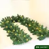 Ramas de Cedro Pegajosas con Flocking Navideño con Decoraciones Colgantes de Ratán Ventana de Hotel Colgantes de Puerta Pared Escuela Restaurante