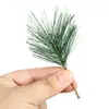Amazon para decoración de guirnalda de árbol de Navidad de festival DIY hecho a mano de plástico de aguja de pino, accesorios de flor de planta verde de simulación