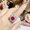 Camelia Dama Nueva elegante lujo imitación rubí pichón anillo diamante completo destello retro moda colorido anillo tesoro
