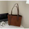 Bolso Tote Casual de Gran Capacidad para Mujer 2025 Otoño Nuevo Estilo de Alta Gama Estilo Extranjero Lujo Accesible Bolso de Hombro de Color Contrastante