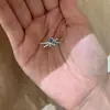Anillo de Diamante Azul Entrelazado de Glaciar de Gama Alta para Mujer, Lujo Accesible, Dulce Elegante, Anillo de Moda y Versátil