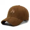 Nova Boné de Beisebol com Bordado de Letra e Furos para Sol, Chapéu de Moda Tendência Unisex para Uso Externo em Todas as Estações