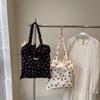2025 Primavera e Verão Nova Bolsa de Ombro de Malha Estilo Fada Bolsa de Mão com Babados Bolsa de Chiffon Feminina Bolsa de Cereja para Férias