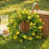 Guirnaldas de flores verdes artificiales estilo casa de campo, guirnaldas de primavera rurales para puerta con flores verdes y amarillas realistas, guirnaldas de flores artificiales para decoración del hogar en paredes de puerta principal, decoraciones festivas estacionales de Pascua, San Valentín, verano