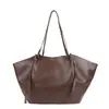 Bolso nuevo ligero de gran capacidad 2026, bolso de mano simple de color liso con forma de murciélago, bolso tote para mamás viajeras para mujeres