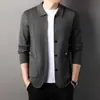 Novo suéter de tricô masculino com gola virada para outono e inverno, estilo europeu e americano, cardigã popular de abotoamento simples com bolsos