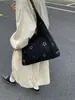 Bolso de Hombro Hueco de Ante con Forma de Pétalo 2025 Nuevo Retro Gran Capacidad Bolso Tote Casual Floral para el Trabajo Bolso de Mujer