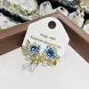 Brincos Florais Azuis Vintage Estilo Francês com Design de Nicho e Senso de Sofisticação, Brincos de Pérola, Brincos de Veludo Vinho
