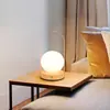 Lámpara de mesa LED portátil simple, luz nocturna, lámpara de pared recargable creativa con forma de luna, luz ambiental portátil esférica multifuncional
