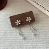 Corea del Sur aretes de dos flores estilo nuevo simples pequeños dulces versátiles aretes para estudiante aretes de moda con temperamento
