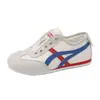 Zapatos de Entrenamiento Moral de Suela Plana para Mujer 2025 Nuevo Verano Delgados Slip-On Zapatos Forrest Gump Combinación de Colores Deportivos Blancos