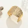 Pulseira de metal dourado simples e irregular, moda transfronteiriça europeia e americana, adequada para mulheres usarem nas férias, atacado