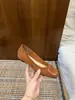 Novos Sapatos de Ballet Femininos Versáteis para o Trabalho, Estilo Vintage Outono 2026, Fivela Quadrada, Salto Baixo, Sola Macia