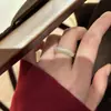 Novo Anel de Gipsofila para Mulheres, Elegante, Luxo Leve, Sensação de Alto Padrão, Doce, Aberto, Anel de Dedo Ajustável, Design Simples e Moderno