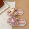 Chinelos de algodão listrados de pelúcia 3D de desenho animado, chinelos quentes antiderrapantes de pelúcia para inverno interno, chinelos fofos de casal