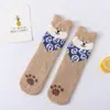 Calcetines de suelo de felpa coral con diseño de perro de dibujos animados de madera para el hogar, calcetines de suelo de media felpa cálidos para mujer, otoño e invierno, calcetines para dormir, venta al por mayor