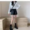 Pantalones casuales de estilo coreano para mujer, nuevos pantalones de pierna ancha adelgazantes de cintura alta para otoño e invierno 2026, shorts versátiles de cuero PU para mujeres petites