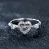 Rongxing Transfronterizo en Forma de Corazón (Similar al encaje) Anillo de Espina Corazón Rodeado de Diamantes Patrón de Rama Romántico Fino para Propuesta de Mujer