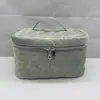 Sedex 4P Fabricante Personalização em Massa de Bolsa de Maquiagem de Alta Qualidade de Pelúcia Embossada de Grande Capacidade