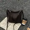 Bolsa Feminina Nova Outono 2026 Transfronteiriça Grande Capacidade Casual Textura Trançada Bolsa Saco Versátil para Comutar Bolsa Transversal