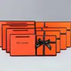 Set de Caja de Regalo de Base y Tapa con Moño Estampado en Oro Disponible, Set de Caja de Regalo de Bolsa de Papel para Souvenir Navideño Simple de Alta Gama