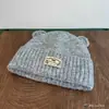 Gorro de Tricô Estilo Japonês Doce e Fofo com Orelhas de Urso para Homens e Mulheres, Gorro Pulôver de Outono e Inverno, Gorro de Tricô Quente que Protege as Orelhas