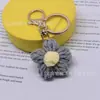 Estilo Hyuna Pequeño Colgante de Ganchillo de Hilo Rojo Florido Lanyard para Memoria USB Llavero Flor Pomposa Accesorio para Bolsos y Teléfonos Producto Terminado