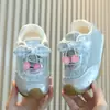 Nuevos estilos de primavera y otoño de zapatillas deportivas para niños, zapatos de princesa de suela blanda para niñas, zapatillas casuales de lunares cubiertas de cuero