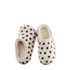 Pantuflas de algodón 2026, pantuflas de interior para el hogar con soporte para el arco, estilo mujer, impermeables, forradas de felpa, diseño de lunares, pantuflas cerradas estilo Birkenstock