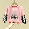 Camiseta de Manga Longa 100% Algodão para Meninos Primavera/Outono 2026 Nova Estilosa Desenho Animado Falso Duas Peças Top Roupa de Primavera Infantil Camisa Base