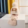Conjunto de Bufanda y Gorro de Punto Estilo Coreano para Niños, Set de 2 Piezas para Niños y Niñas, Letras Bordadas, Color Sólido, Gorro de Bebé Versátil para Invierno