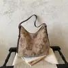 Bolsa de camurça para mulheres, nova coleção de outono 2026, bolsa tote retrô para o dia a dia, grande capacidade, bolsa de ombro, bolsa transversal, bolsa de balde
