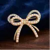Broche Chanel-Style com Laço e Pérolas, Design de Alto Padrão Feminino, Flor de Peito Anti-Exposição, Acessório de Alfinete para Fixação de Roupas