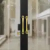 Manija de Puerta Original Estilo Chino con Diseño Dorado para Baño de Pies de Club, Manija de Puerta de Madera con Tallado en Placa de Aluminio para Puertas Dobles