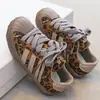 Zapatos Argan Cómodos de Suela Blanda para Niñas Estilo Nuevo Primavera/Otoño 2026 Zapatos Deportivos Casuales para Niños Zapatos de Entrenamiento Alemán Niños Medianos y Grandes Parte Superior de Cuero