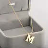 Cadena de clavícula ultrafina de patrón simple ins europeo y americano versátil M collar con letra inglesa accesorios de collar de acero de titanio para mujer mujer