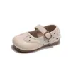 Zapatos de cuero para niña estilo británico, nuevo modelo primavera y otoño, zapatos de una sola hebilla simple, cuero suave, cómodos, adecuados para uniformes de escuela primaria, negros