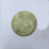 Hay disponibles en stock varias especificaciones de rodajas de jade que se pueden utilizar para injerto de pestañas, para amortiguación, soporte lumbar, colchones y saunas.